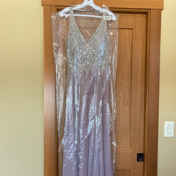 Simply Dresses Dancing Queen #2570 - Picture 8 of 16